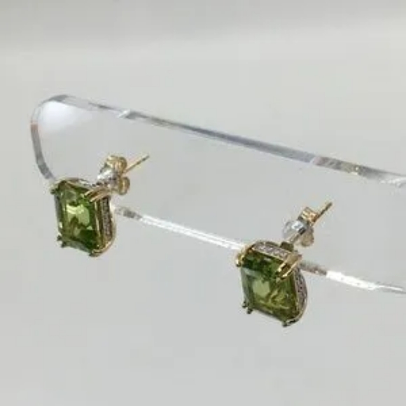 14K Yellow Gold Diamond and Peridot Stud Earrings - Picture 3 of 5